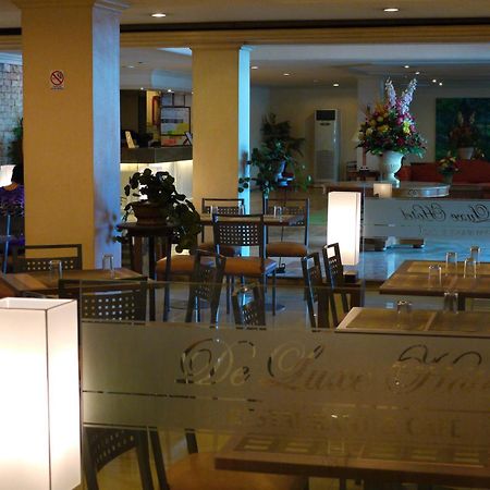 De Luxe Hotel Cagayan de Oro Exteriör bild