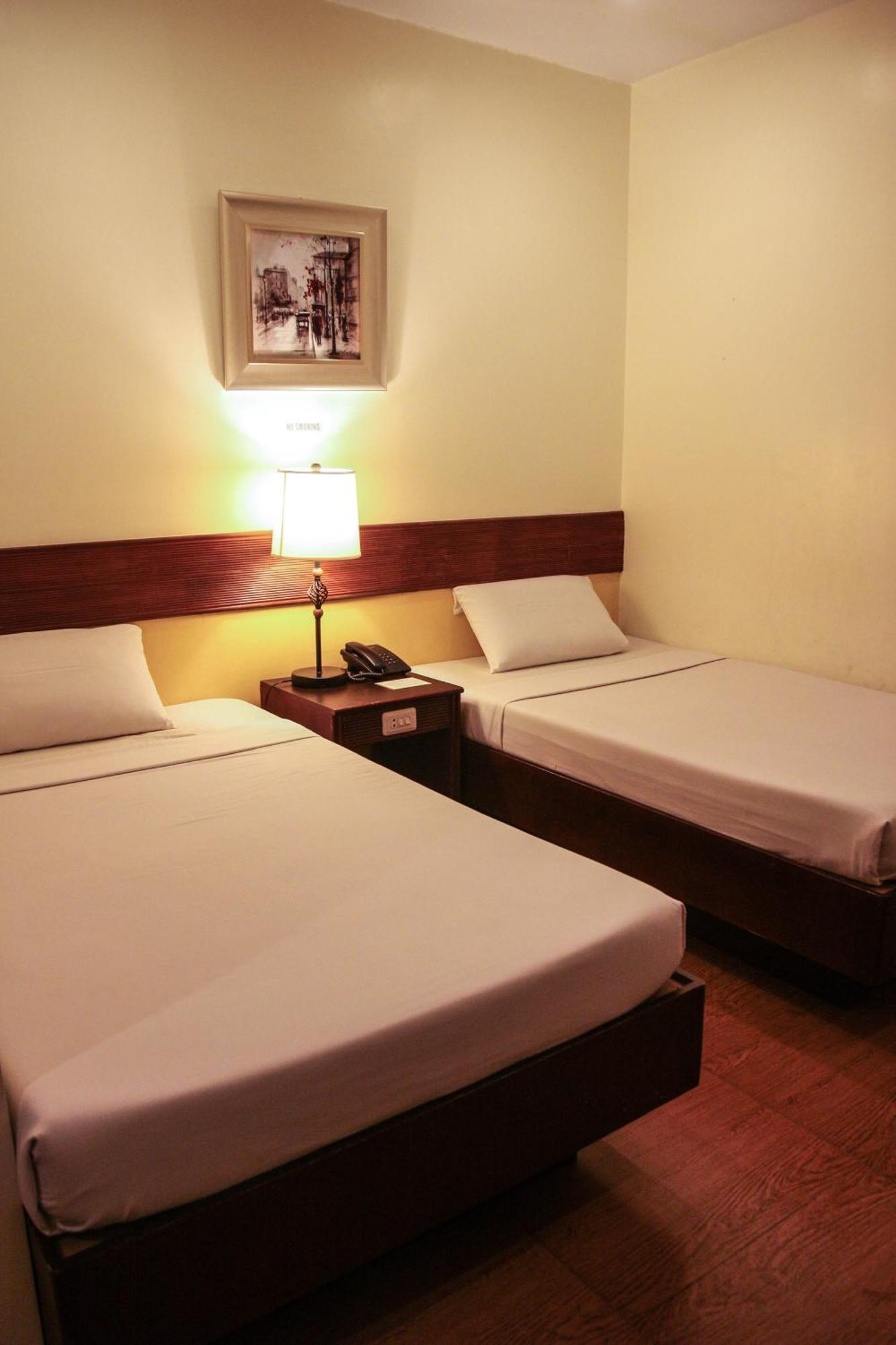 De Luxe Hotel Cagayan de Oro Exteriör bild