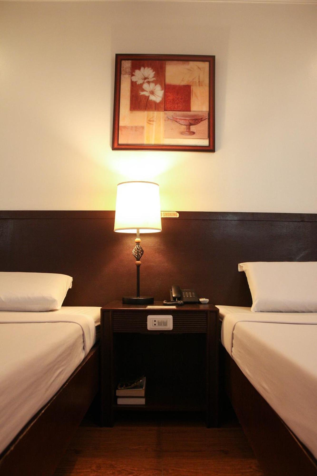 De Luxe Hotel Cagayan de Oro Exteriör bild