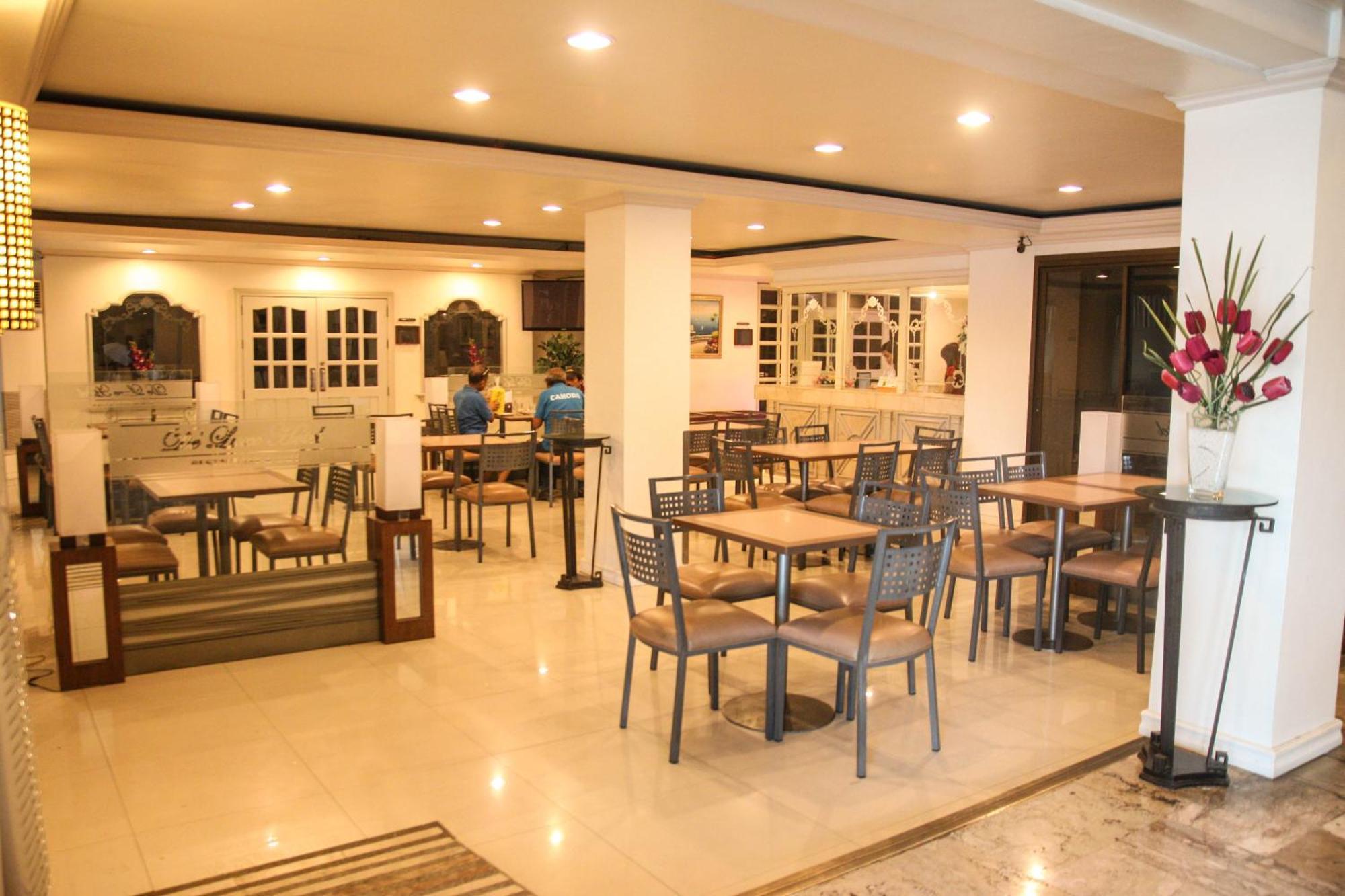 De Luxe Hotel Cagayan de Oro Exteriör bild
