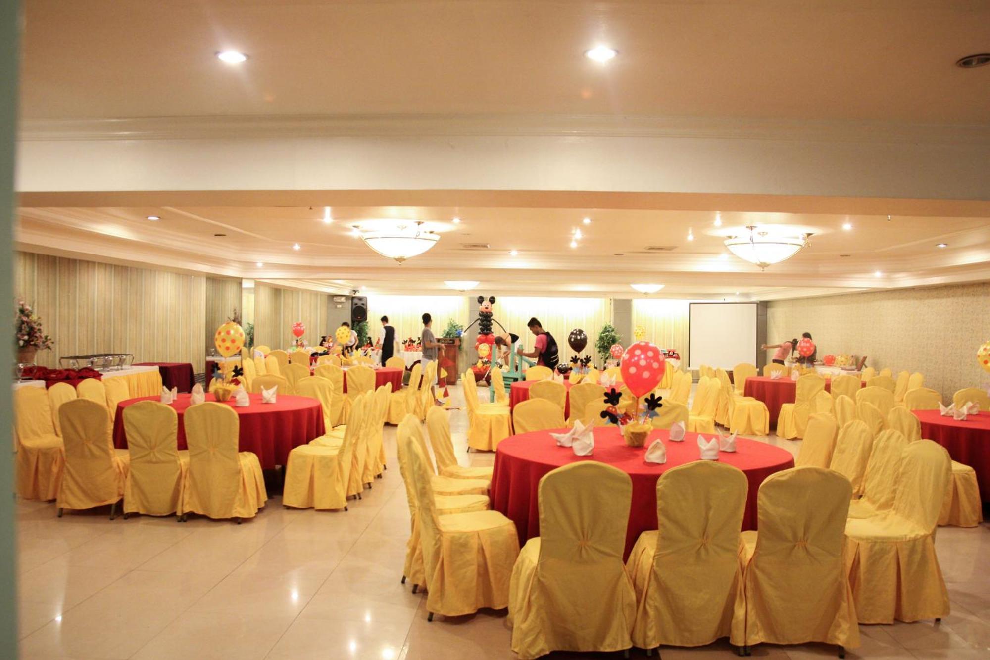 De Luxe Hotel Cagayan de Oro Exteriör bild