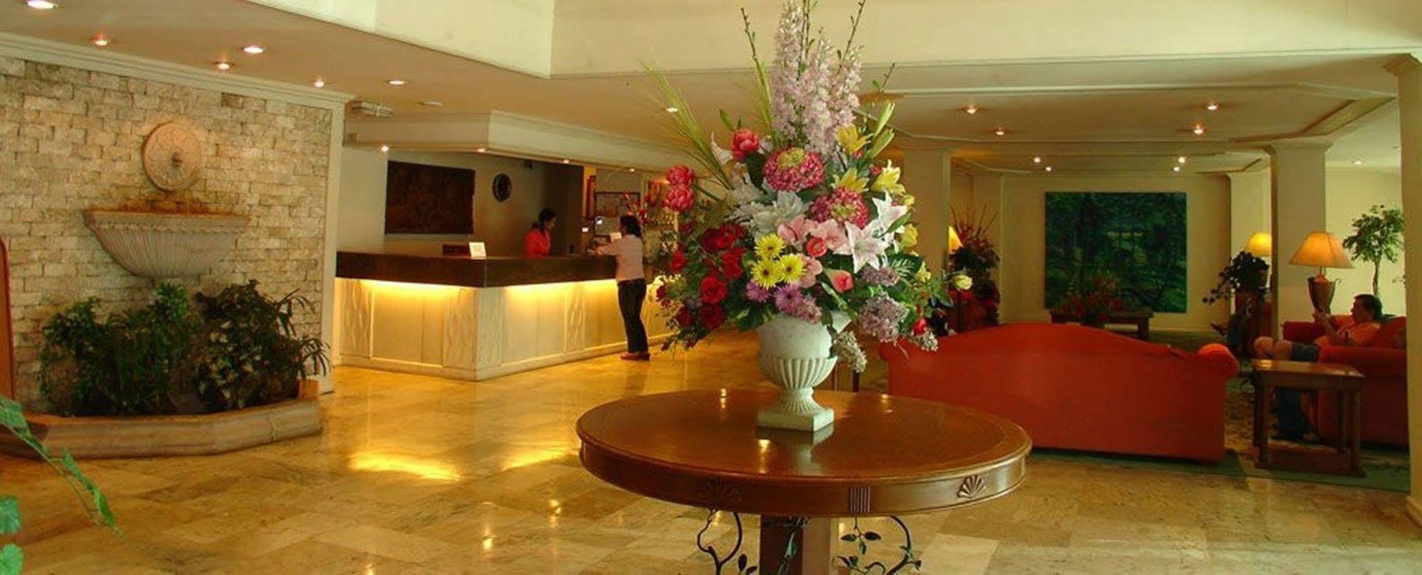 De Luxe Hotel Cagayan de Oro Exteriör bild