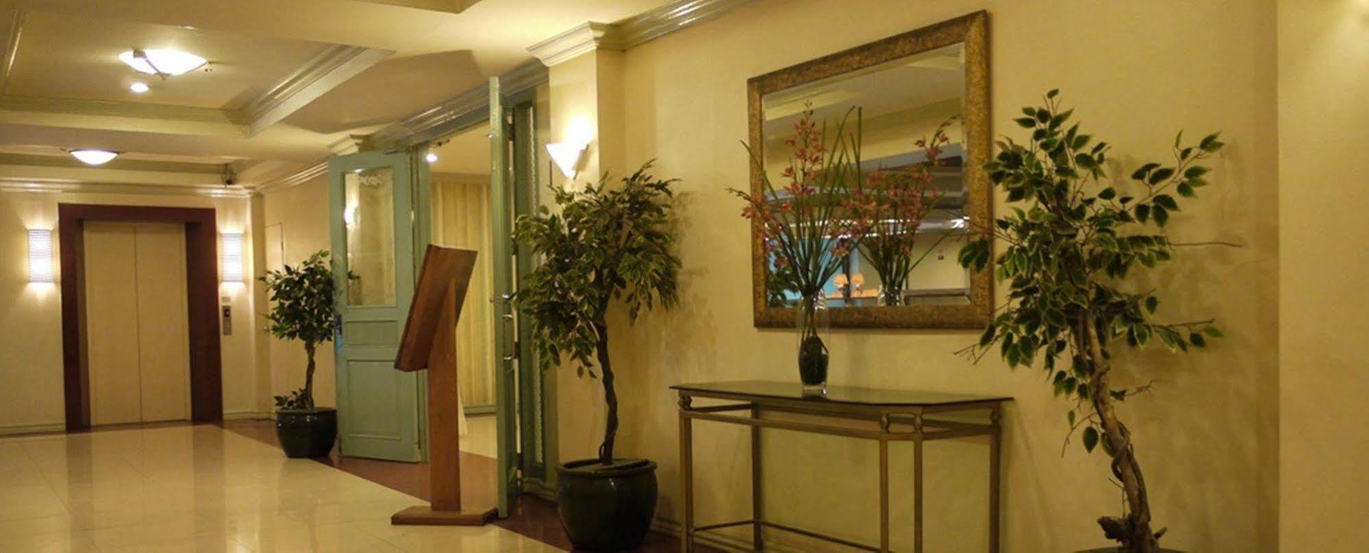 De Luxe Hotel Cagayan de Oro Exteriör bild