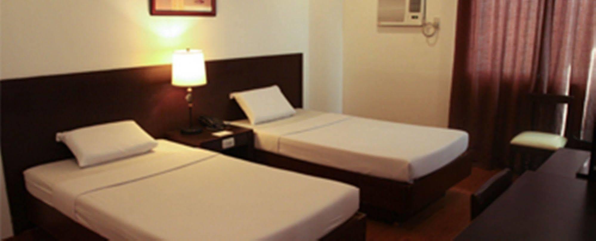 De Luxe Hotel Cagayan de Oro Exteriör bild